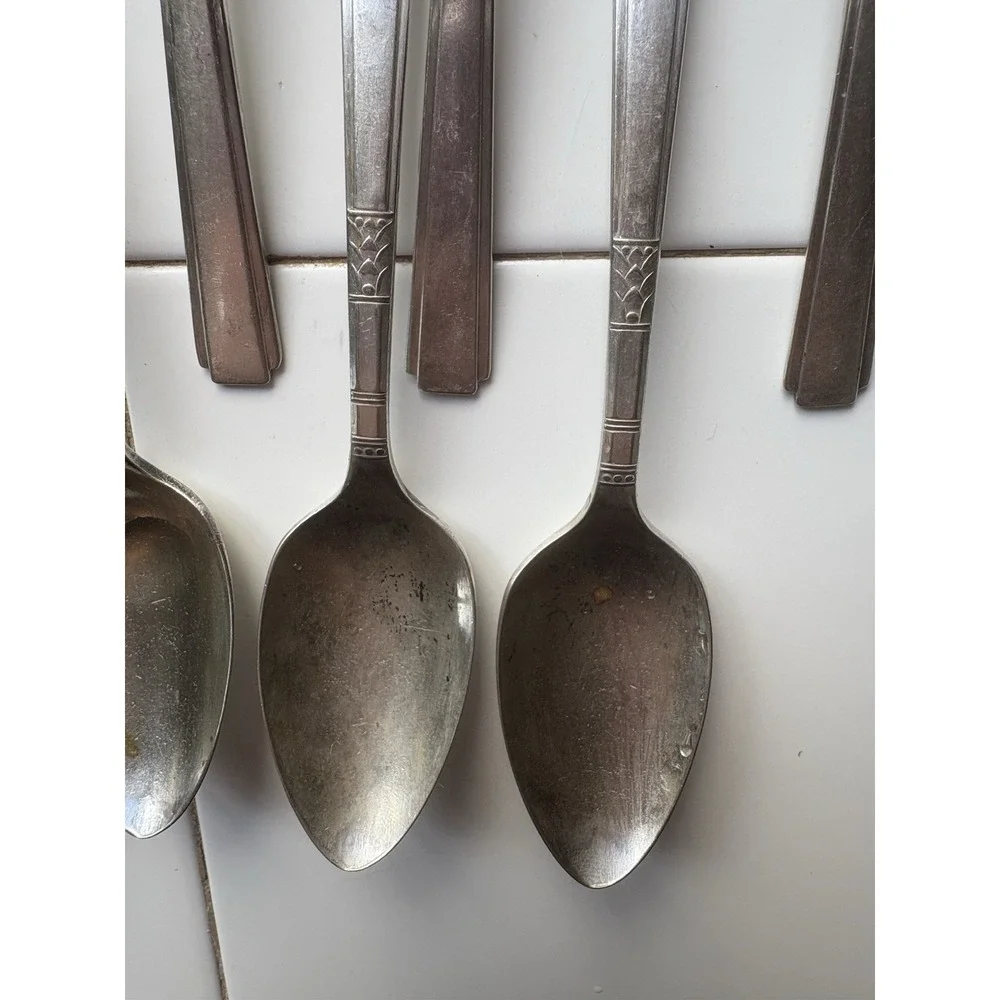 VTG 1881 Rogers Silver Triple Plate Oneida Capri  Spoon 6